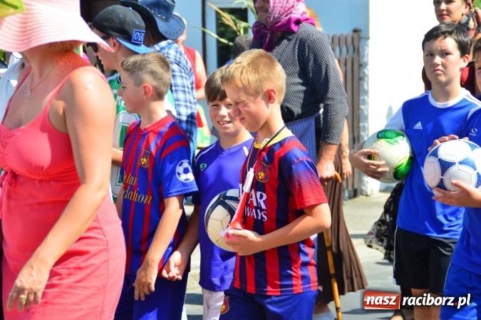 Zdjęcie w galerii na portalu naszraciborz.pl: Dożynki 2015 - barwny korow&oacute;d przeszedł ulicami Wojnowic wiadomości z regionu