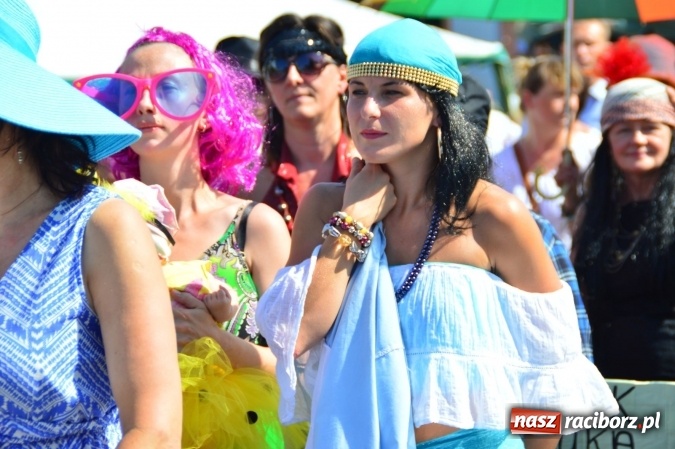 Zdjęcie w galerii na portalu naszraciborz.pl: Dożynki 2015 - barwny korow&oacute;d przeszedł ulicami Wojnowic wiadomości z regionu