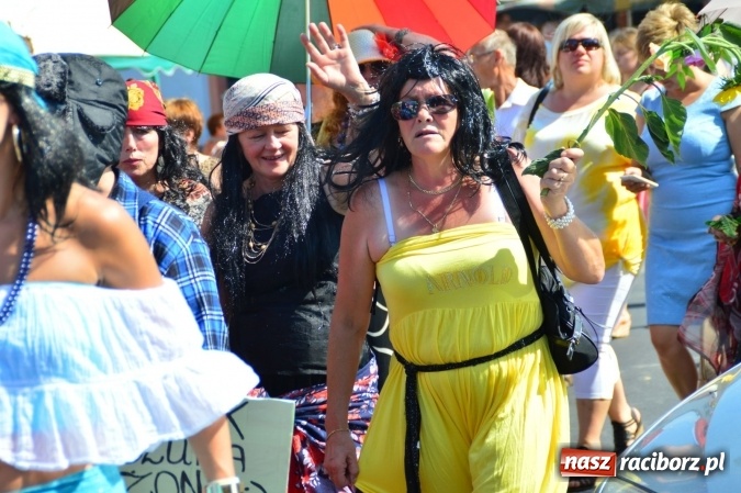 Zdjęcie w galerii na portalu naszraciborz.pl: Dożynki 2015 - barwny korow&oacute;d przeszedł ulicami Wojnowic wiadomości z regionu