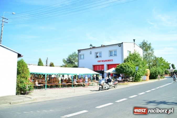 Zdjęcie w galerii na portalu naszraciborz.pl: Dożynki 2015 - barwny korow&oacute;d przeszedł ulicami Wojnowic wiadomości z regionu