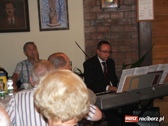 Zdjęcie w galerii na portalu naszraciborz.pl: Malunki na szkle wiadomości z regionu