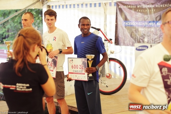 Zdjęcie w galerii na portalu naszraciborz.pl: 657 zawodników i zawodniczek ukończyło I Rafako Półmaraton wiadomości z regionu