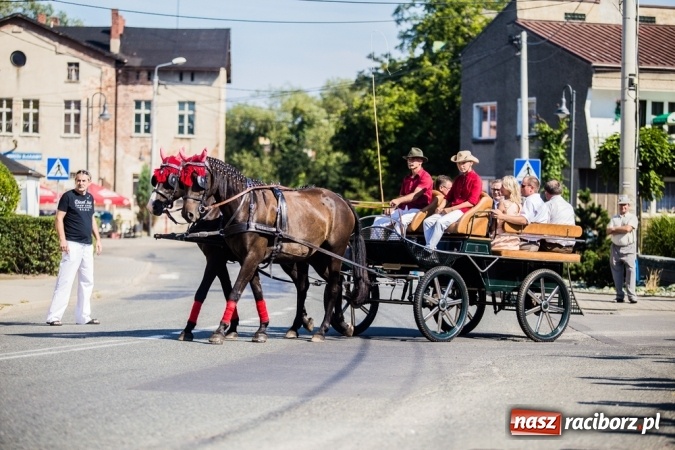 Zdjęcie w galerii na portalu naszraciborz.pl: Dożynki 2015 - w Pietrowicach Wielkich rolnicy dziękowali za zbiory wiadomości z regionu