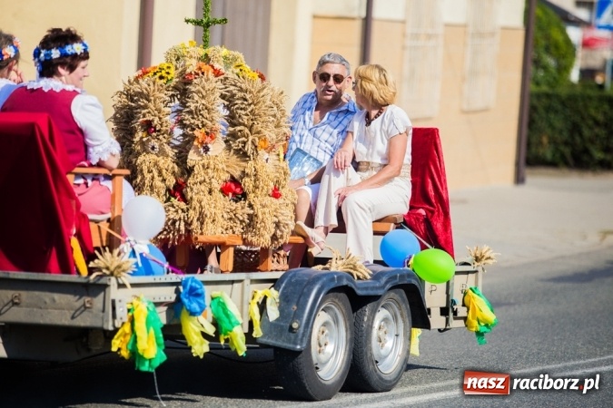 Zdjęcie w galerii na portalu naszraciborz.pl: Dożynki 2015 - w Pietrowicach Wielkich rolnicy dziękowali za zbiory wiadomości z regionu