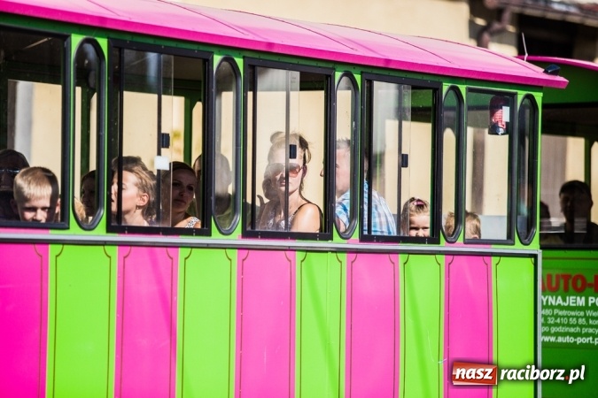 Zdjęcie w galerii na portalu naszraciborz.pl: Dożynki 2015 - w Pietrowicach Wielkich rolnicy dziękowali za zbiory wiadomości z regionu