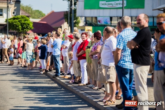 Zdjęcie w galerii na portalu naszraciborz.pl: Dożynki 2015 - w Pietrowicach Wielkich rolnicy dziękowali za zbiory wiadomości z regionu