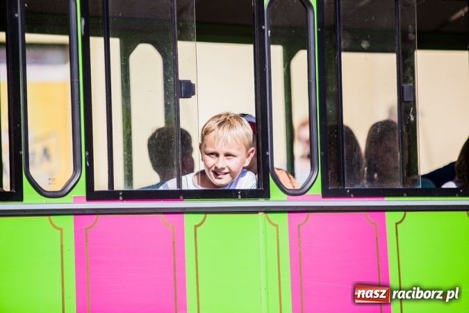 Zdjęcie w galerii na portalu naszraciborz.pl: Dożynki 2015 - w Pietrowicach Wielkich rolnicy dziękowali za zbiory wiadomości z regionu