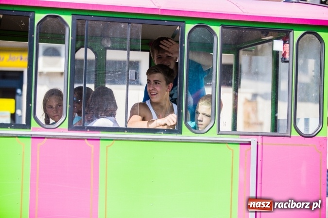 Zdjęcie w galerii na portalu naszraciborz.pl: Dożynki 2015 - w Pietrowicach Wielkich rolnicy dziękowali za zbiory wiadomości z regionu