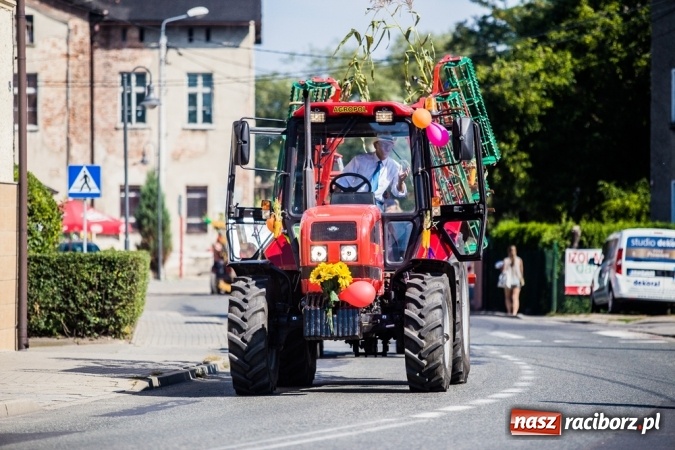 Zdjęcie w galerii na portalu naszraciborz.pl: Dożynki 2015 - w Pietrowicach Wielkich rolnicy dziękowali za zbiory wiadomości z regionu