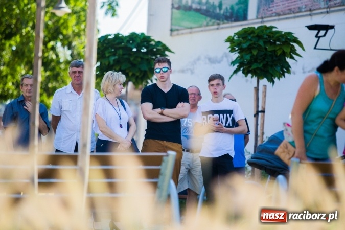 Zdjęcie w galerii na portalu naszraciborz.pl: Dożynki 2015 - w Pietrowicach Wielkich rolnicy dziękowali za zbiory wiadomości z regionu