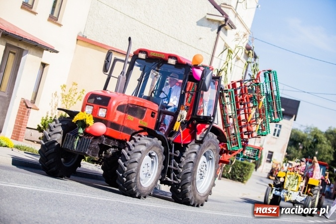 Zdjęcie w galerii na portalu naszraciborz.pl: Dożynki 2015 - w Pietrowicach Wielkich rolnicy dziękowali za zbiory wiadomości z regionu