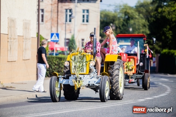 Zdjęcie w galerii na portalu naszraciborz.pl: Dożynki 2015 - w Pietrowicach Wielkich rolnicy dziękowali za zbiory wiadomości z regionu