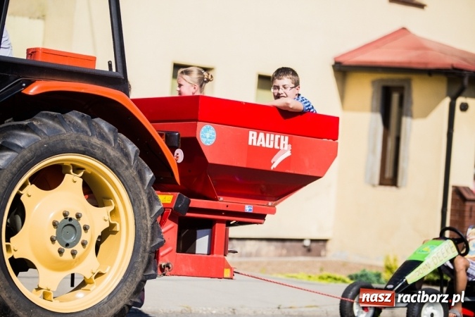 Zdjęcie w galerii na portalu naszraciborz.pl: Dożynki 2015 - w Pietrowicach Wielkich rolnicy dziękowali za zbiory wiadomości z regionu