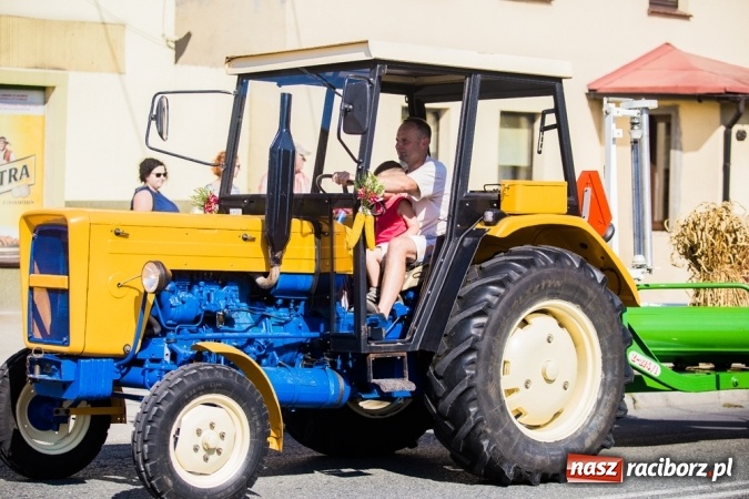 Zdjęcie w galerii na portalu naszraciborz.pl: Dożynki 2015 - w Pietrowicach Wielkich rolnicy dziękowali za zbiory wiadomości z regionu