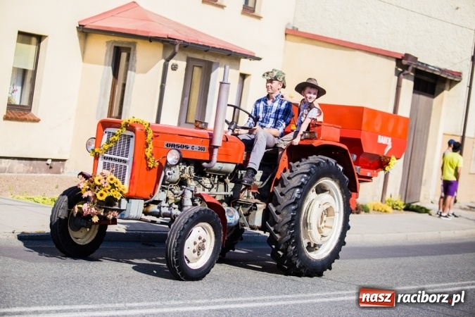 Zdjęcie w galerii na portalu naszraciborz.pl: Dożynki 2015 - w Pietrowicach Wielkich rolnicy dziękowali za zbiory wiadomości z regionu