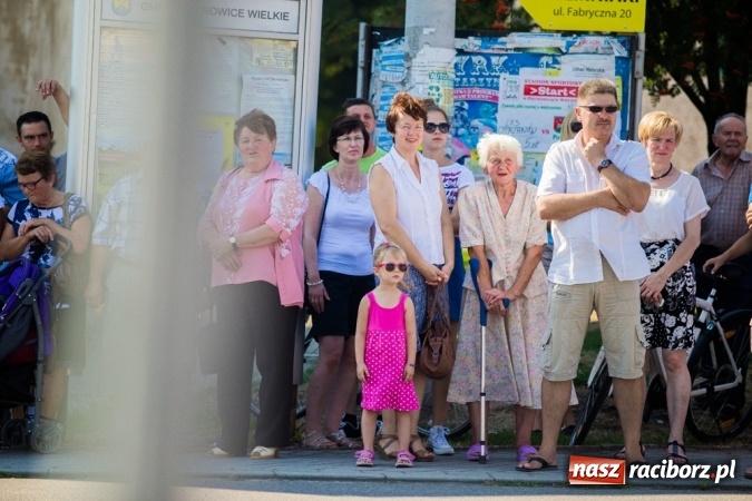 Zdjęcie w galerii na portalu naszraciborz.pl: Dożynki 2015 - w Pietrowicach Wielkich rolnicy dziękowali za zbiory wiadomości z regionu