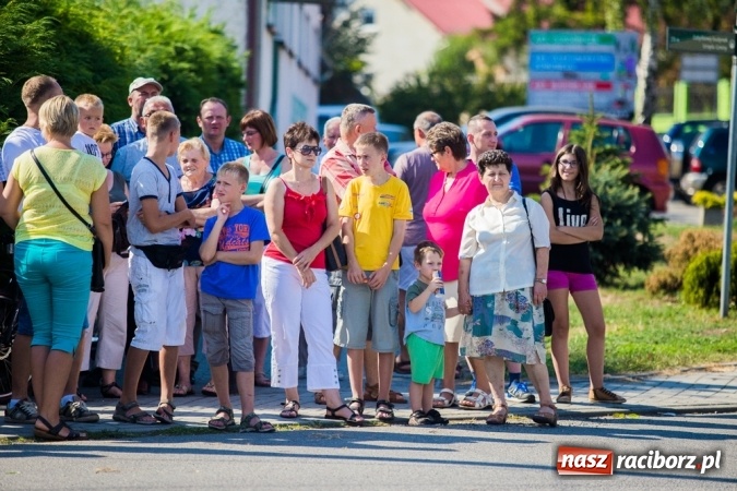 Zdjęcie w galerii na portalu naszraciborz.pl: Dożynki 2015 - w Pietrowicach Wielkich rolnicy dziękowali za zbiory wiadomości z regionu