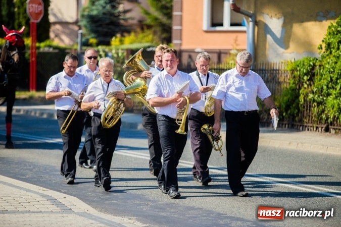 Zdjęcie w galerii na portalu naszraciborz.pl: Dożynki 2015 - w Pietrowicach Wielkich rolnicy dziękowali za zbiory wiadomości z regionu