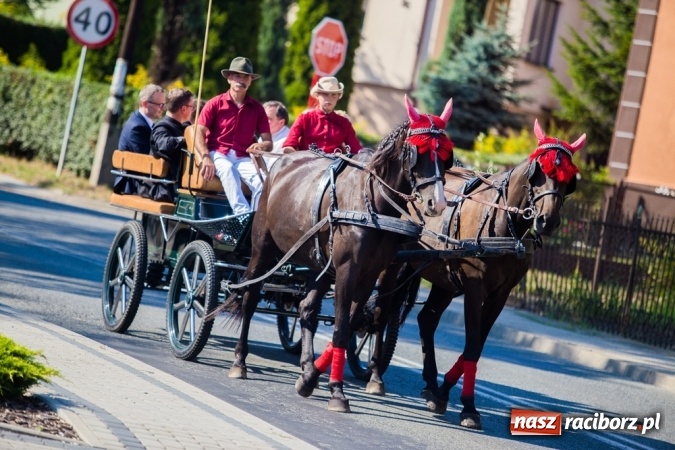 Zdjęcie w galerii na portalu naszraciborz.pl: Dożynki 2015 - w Pietrowicach Wielkich rolnicy dziękowali za zbiory wiadomości z regionu