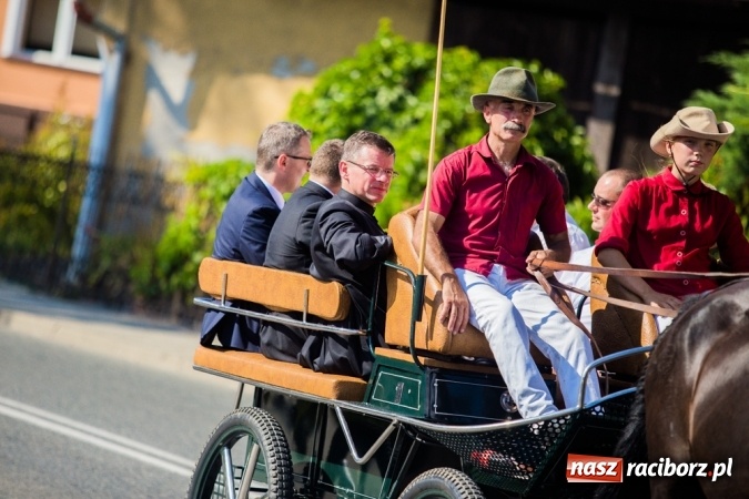 Zdjęcie w galerii na portalu naszraciborz.pl: Dożynki 2015 - w Pietrowicach Wielkich rolnicy dziękowali za zbiory wiadomości z regionu