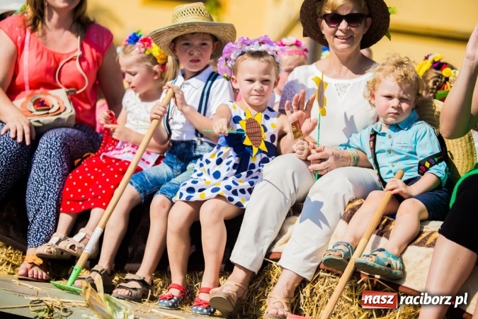 Zdjęcie w galerii na portalu naszraciborz.pl: Dożynki 2015 - w Pietrowicach Wielkich rolnicy dziękowali za zbiory wiadomości z regionu