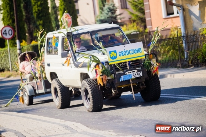 Zdjęcie w galerii na portalu naszraciborz.pl: Dożynki 2015 - w Pietrowicach Wielkich rolnicy dziękowali za zbiory wiadomości z regionu
