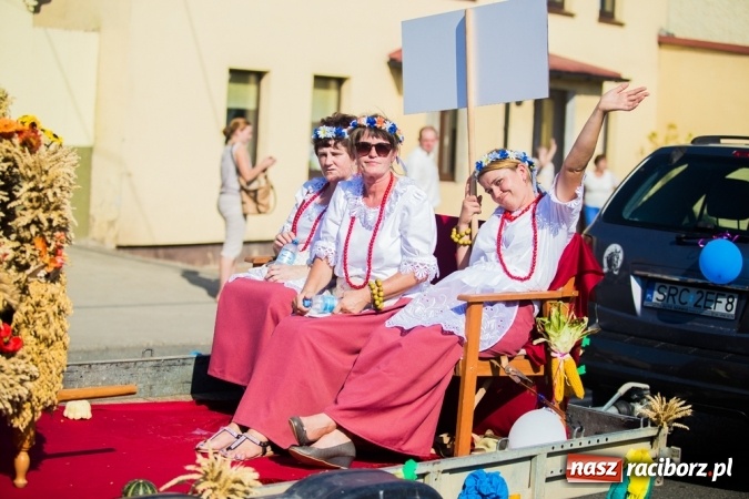 Zdjęcie w galerii na portalu naszraciborz.pl: Dożynki 2015 - w Pietrowicach Wielkich rolnicy dziękowali za zbiory wiadomości z regionu