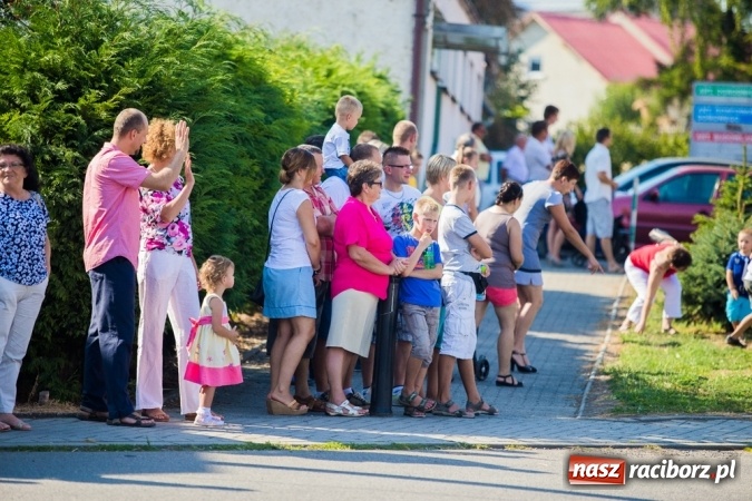 Zdjęcie w galerii na portalu naszraciborz.pl: Dożynki 2015 - w Pietrowicach Wielkich rolnicy dziękowali za zbiory wiadomości z regionu