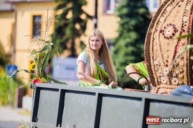 Zdjęcie w galerii na portalu naszraciborz.pl: Dożynki 2015 - w Pietrowicach Wielkich rolnicy dziękowali za zbiory wiadomości z regionu