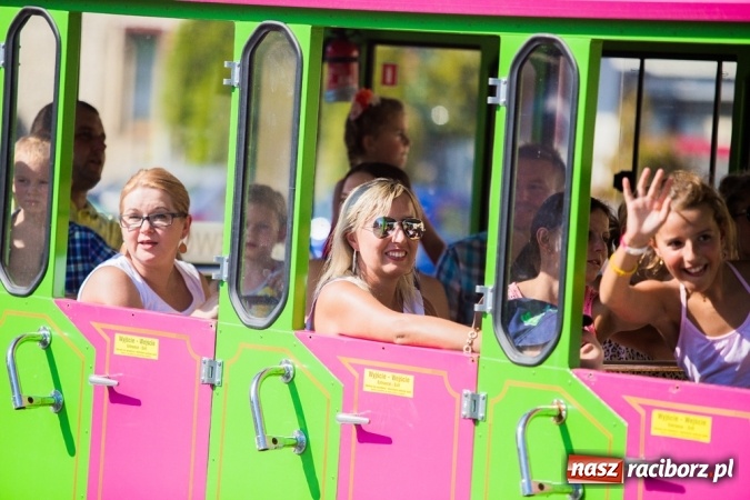 Zdjęcie w galerii na portalu naszraciborz.pl: Dożynki 2015 - w Pietrowicach Wielkich rolnicy dziękowali za zbiory wiadomości z regionu