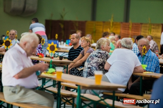 Zdjęcie w galerii na portalu naszraciborz.pl: Dożynki 2015 - w Pietrowicach Wielkich rolnicy dziękowali za zbiory wiadomości z regionu