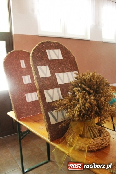 Zdjęcie w galerii na portalu naszraciborz.pl: Dożynki 2015 - w Sławikowie Te Deum za zbiory wiadomości z regionu