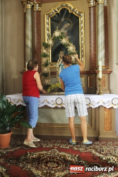 Zdjęcie w galerii na portalu naszraciborz.pl: Dożynki 2015 - w Sławikowie Te Deum za zbiory wiadomości z regionu