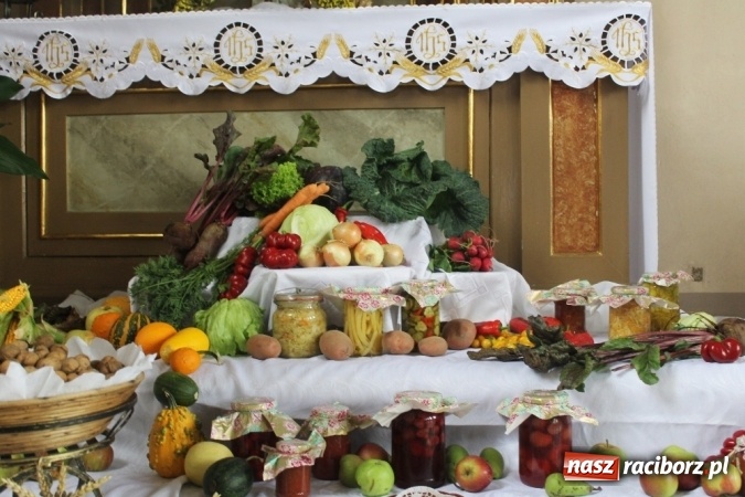 Zdjęcie w galerii na portalu naszraciborz.pl: Dożynki 2015 - w Sławikowie Te Deum za zbiory wiadomości z regionu