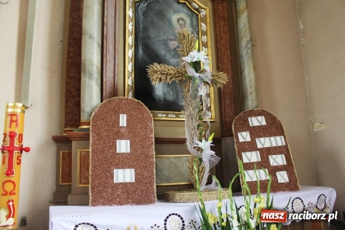 Zdjęcie w galerii na portalu naszraciborz.pl: Dożynki 2015 - w Sławikowie Te Deum za zbiory wiadomości z regionu