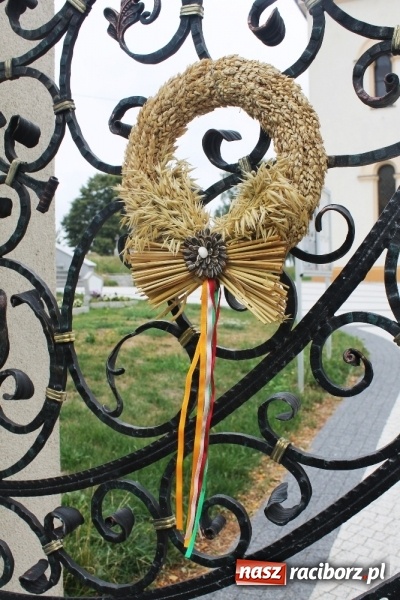 Zdjęcie w galerii na portalu naszraciborz.pl: Dożynki 2015 - w Sławikowie Te Deum za zbiory wiadomości z regionu