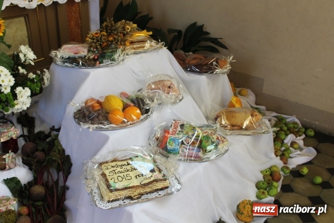 Zdjęcie w galerii na portalu naszraciborz.pl: Dożynki 2015 - w Sławikowie Te Deum za zbiory wiadomości z regionu