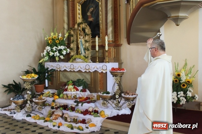 Zdjęcie w galerii na portalu naszraciborz.pl: Dożynki 2015 - w Sławikowie Te Deum za zbiory wiadomości z regionu
