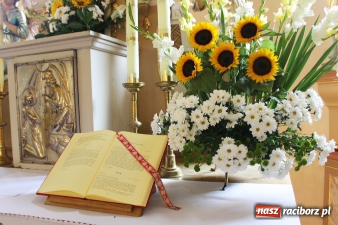 Zdjęcie w galerii na portalu naszraciborz.pl: Dożynki 2015 - w Sławikowie Te Deum za zbiory wiadomości z regionu