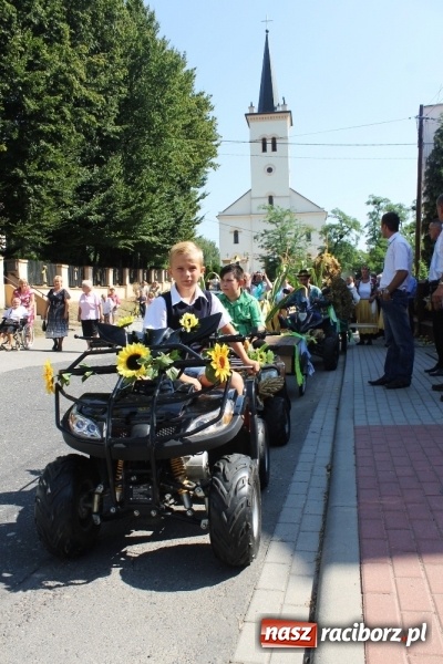 Zdjęcie w galerii na portalu naszraciborz.pl: Dożynki 2015 - w Sławikowie Te Deum za zbiory wiadomości z regionu