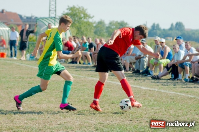 Zdjęcie w galerii na portalu naszraciborz.pl: A klasa: Brzezie pokonane. Pierwszy komplet punktów Tworkowa wiadomości z regionu