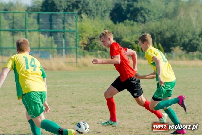 Zdjęcie w galerii na portalu naszraciborz.pl: A klasa: Brzezie pokonane. Pierwszy komplet punktów Tworkowa wiadomości z regionu