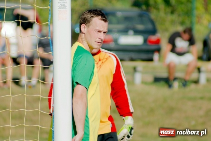 Zdjęcie w galerii na portalu naszraciborz.pl: A klasa: Brzezie pokonane. Pierwszy komplet punktów Tworkowa wiadomości z regionu