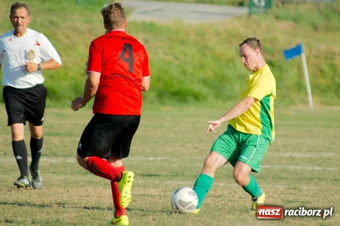 Zdjęcie w galerii na portalu naszraciborz.pl: A klasa: Brzezie pokonane. Pierwszy komplet punktów Tworkowa wiadomości z regionu