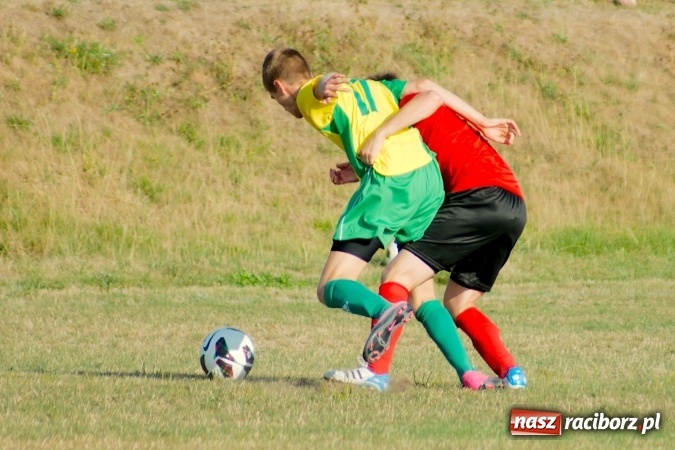 Zdjęcie w galerii na portalu naszraciborz.pl: A klasa: Brzezie pokonane. Pierwszy komplet punktów Tworkowa wiadomości z regionu