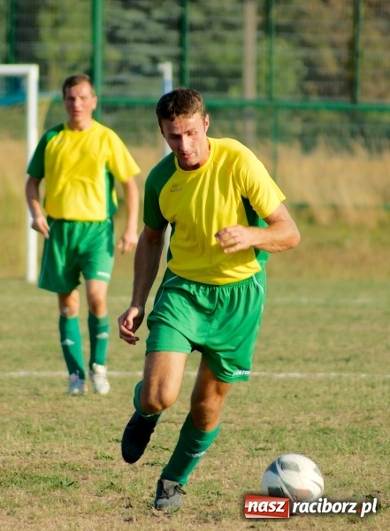 Zdjęcie w galerii na portalu naszraciborz.pl: A klasa: Brzezie pokonane. Pierwszy komplet punktów Tworkowa wiadomości z regionu