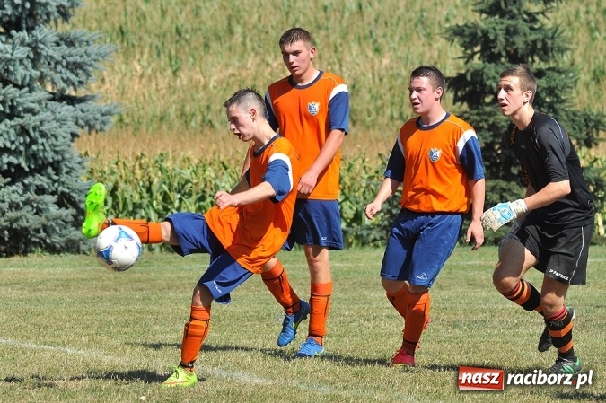 Zdjęcie w galerii na portalu naszraciborz.pl: Pierwszy mecz i pierwsze zwycięstwo juniorów Gamowa wiadomości z regionu