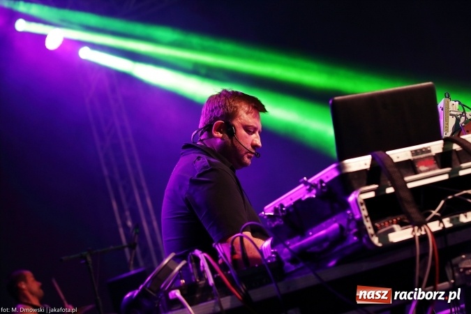 Zdjęcie w galerii na portalu naszraciborz.pl: Sarsa żegnała lato w Kuźni Raciborskiej. Tłumy ludzi na stadionie wiadomości z regionu