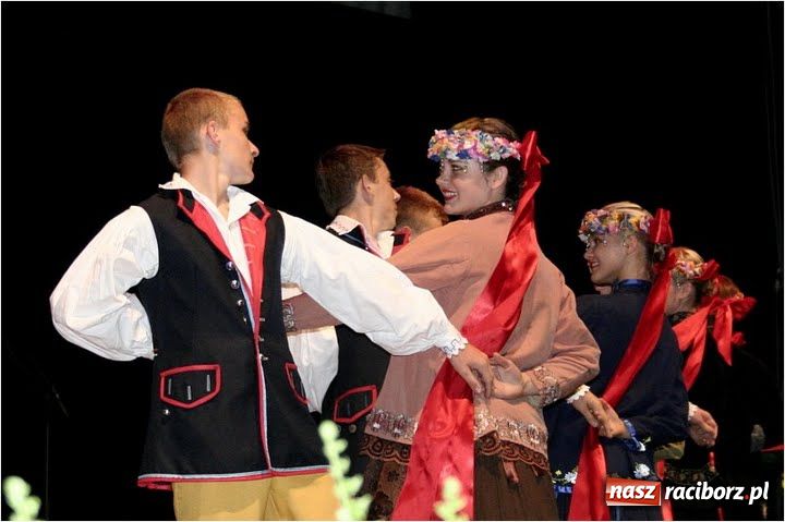 Zdjęcie w galerii na portalu naszraciborz.pl: Raciborzanie w Hali Stulecia wiadomości z regionu