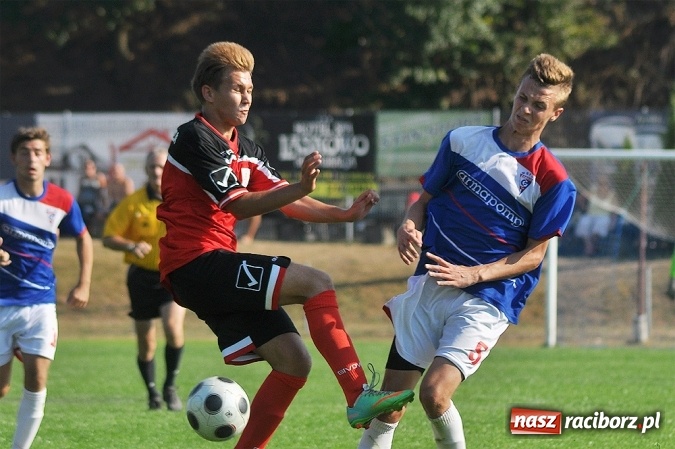 Zdjęcie w galerii na portalu naszraciborz.pl: Górnik Zabrze górą nad LKS-em 1908 Nędza wiadomości z regionu